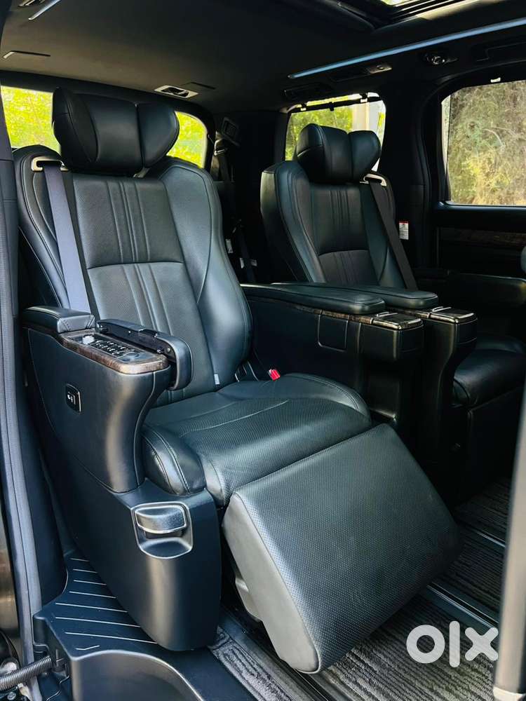 Toyota Vellfire Vip – Executive Lounge, 2021, Petrol