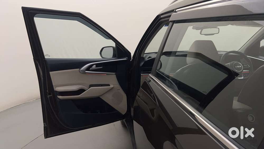 Kia Carens 1.4 Luxury Plus 6 Str, 2022, Petrol