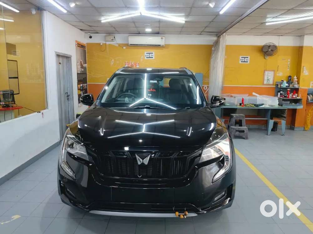 Xuv 700 Ax7 Ebony Edition