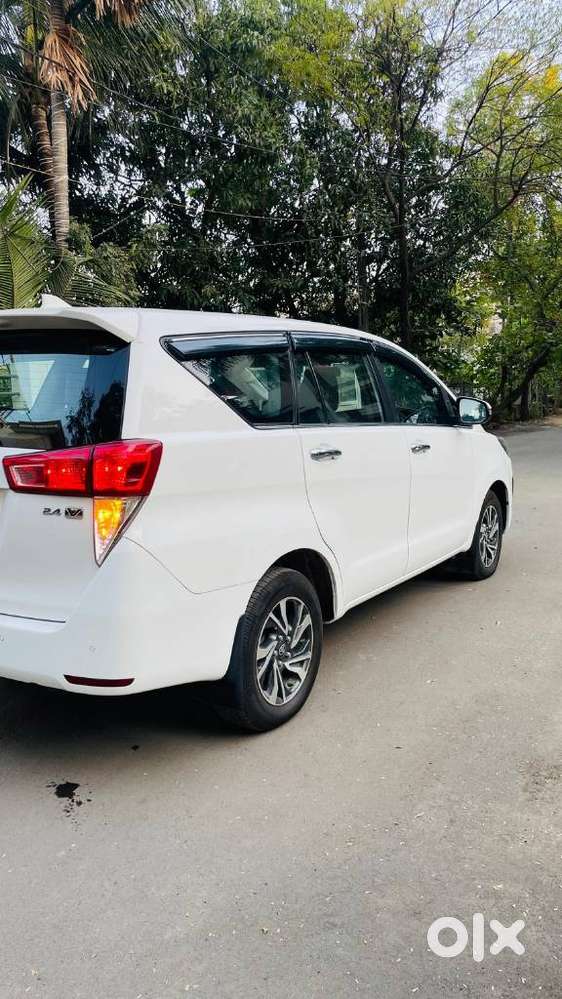 Toyota Innova Crysta [2020-ongoing] 2.4 Vx 8 Str, 2022, Diesel