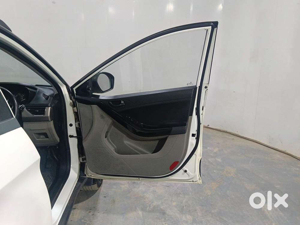 Tata Nexon 1.2 Revotron Xt Plus, 2019, Petrol