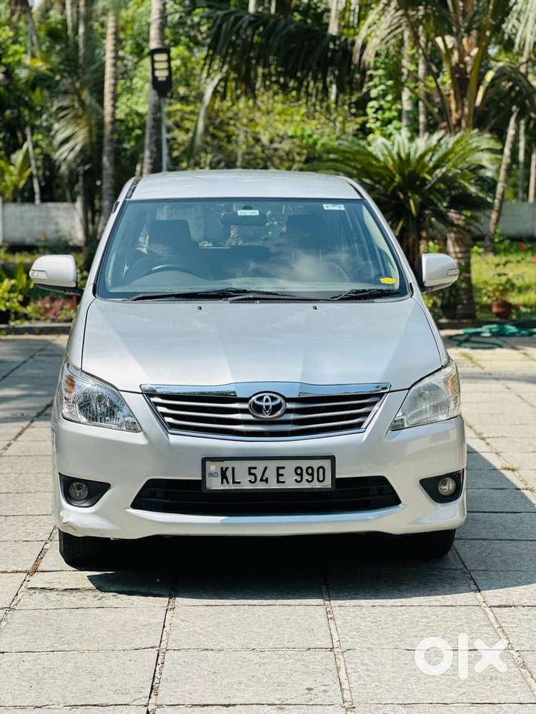 Toyota Innova 2.5 V 8 Str, 2013, Diesel