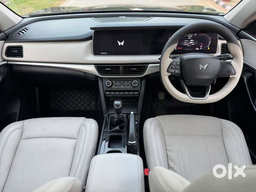 Mahindra Xuv700 2.2 Ax 5 Diesel Mt 7 Str, 2023, Diesel