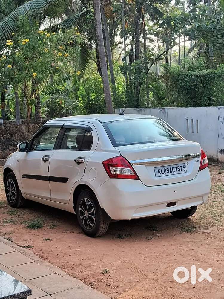 A/c Power Steering 4 Power Vinto Center Lock New Tyre New Battery