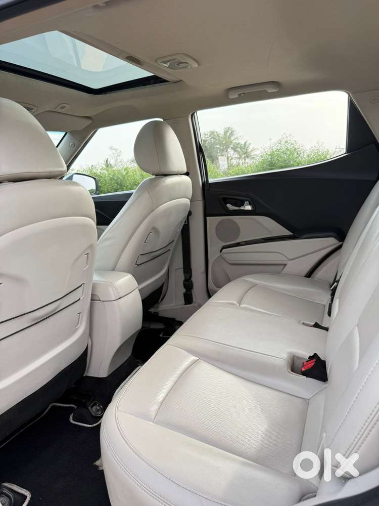 Mahindra Xuv300 W8 Diesel, 2019, Diesel