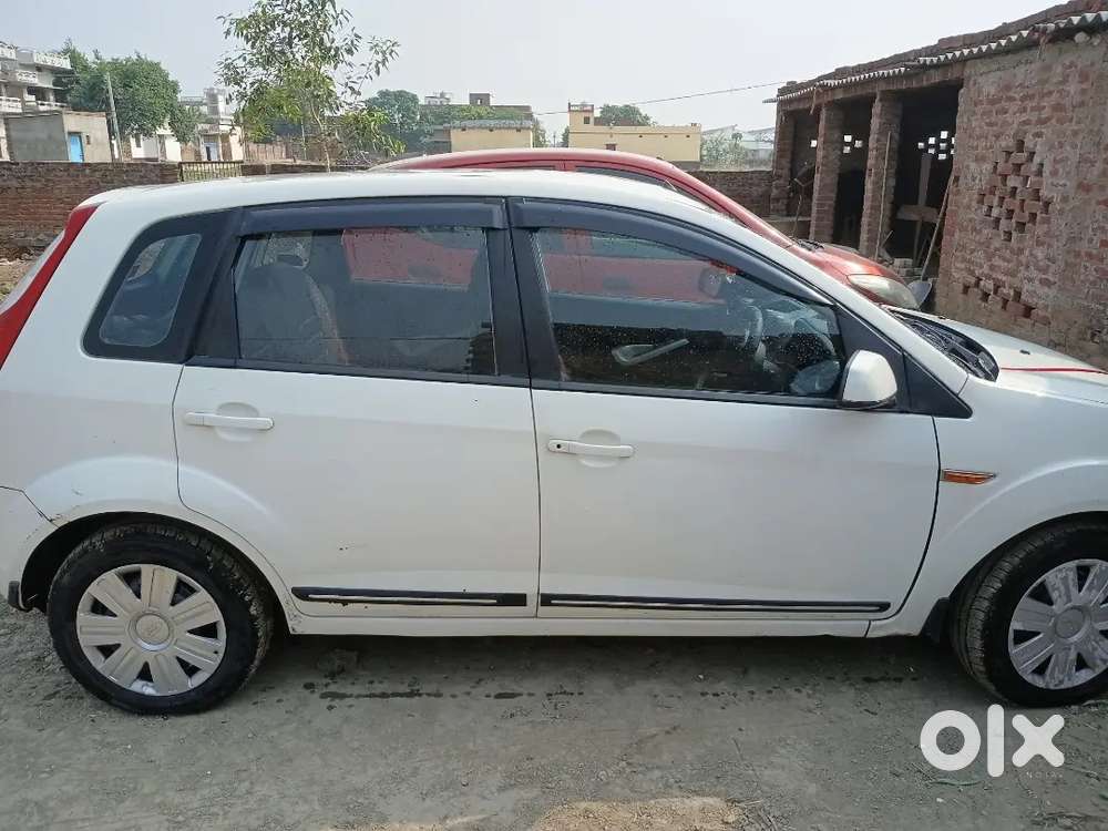 Ford Figo Petrol Lxi 2012