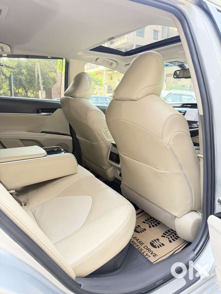 Toyota Camry, 2021, Petrol