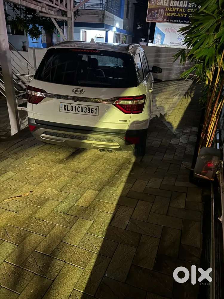 Hyundai Alcazar Signature.  1.5 At