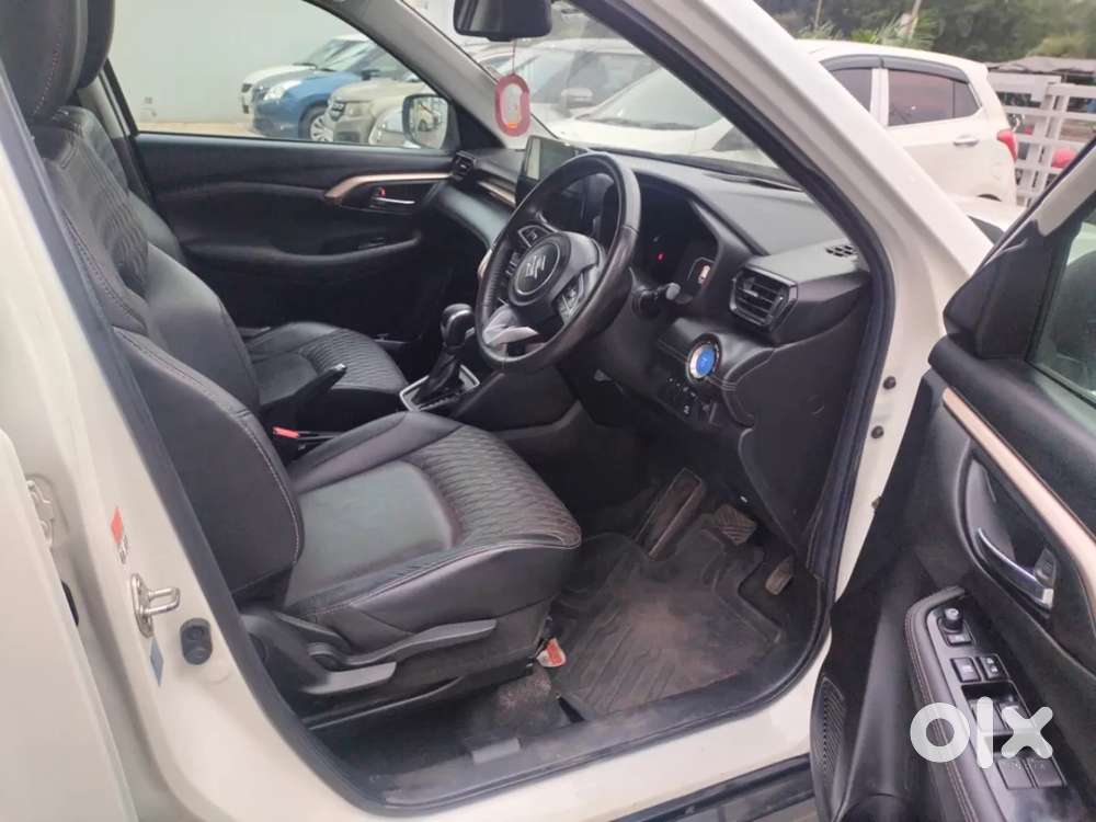 Maruti Suzuki Grand Vitara 1.5 Alpha Plus Intelligent Hybrid Ecvt, 2..