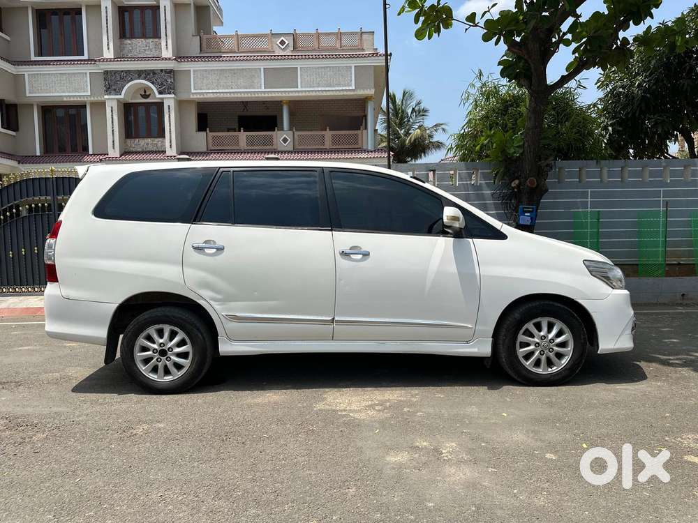 Toyota Innova 2004-2011 2.5 V Diesel 8-seater, 2014, Diesel