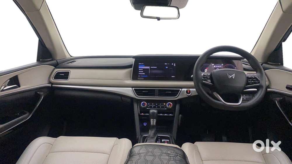 Mahindra Xuv700 2.2 Ax 7 Diesel At Luxury Pack Str, 2022, Diesel