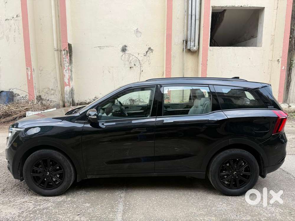 Mahindra Xuv700 2.0 Ax 7 Petrol At Luxury Pack Str, 2026, Petrol