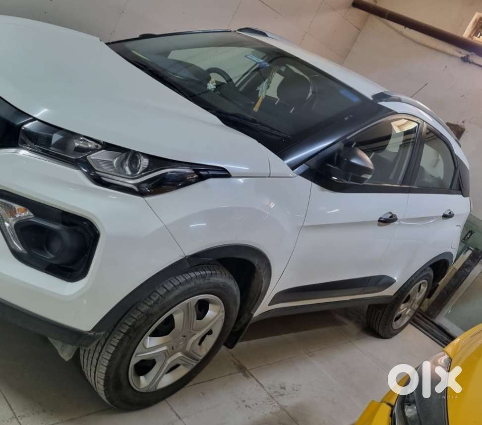 Tata Nexon 1.2 Revotron Xma Amt, 2023, Petrol