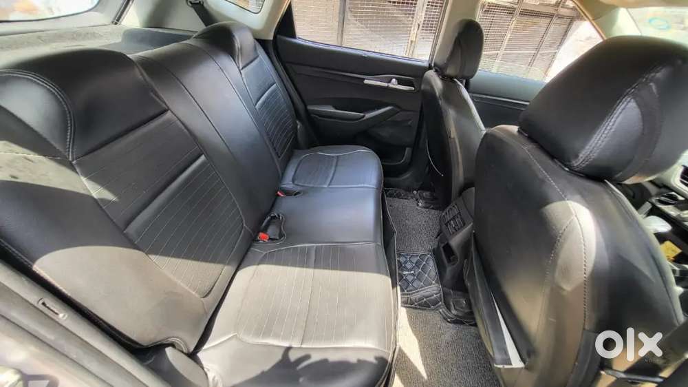 Brand: Kia
Model: Seltos 2020
Color: Grey / Steel Silver