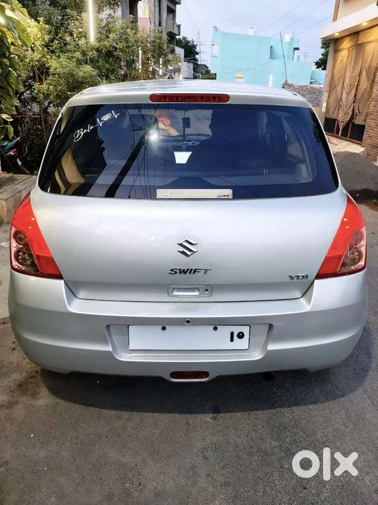 Maruti Suzuki Swift Vdi Diesel – 2010 Model – Silver