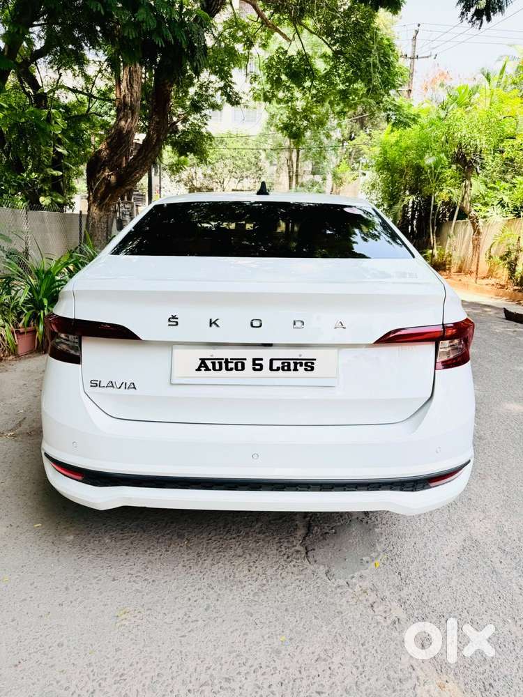 Skoda Slavia Ambition 1.0l Tsi At, 2023, Petrol