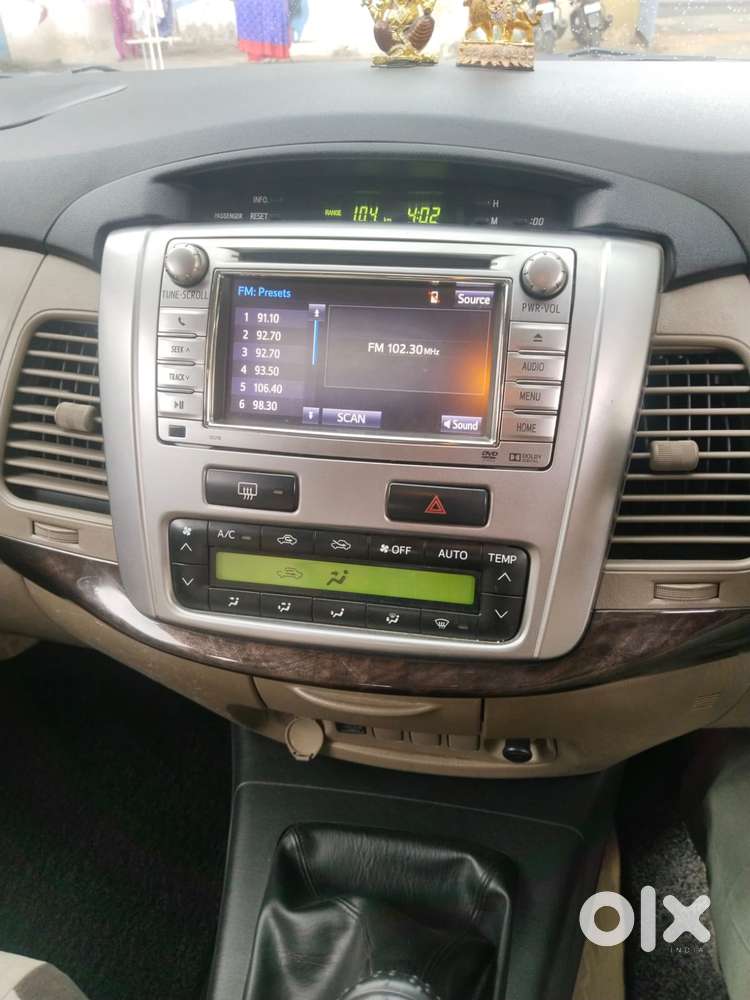 Toyota Innova 2.5 Vx 8 Seater Bs Iv, 2015, Diesel