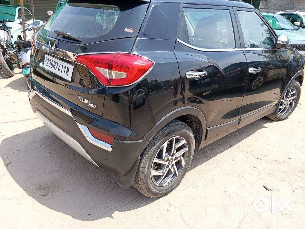 Mahindra Xuv300 W8, 2023, Petrol