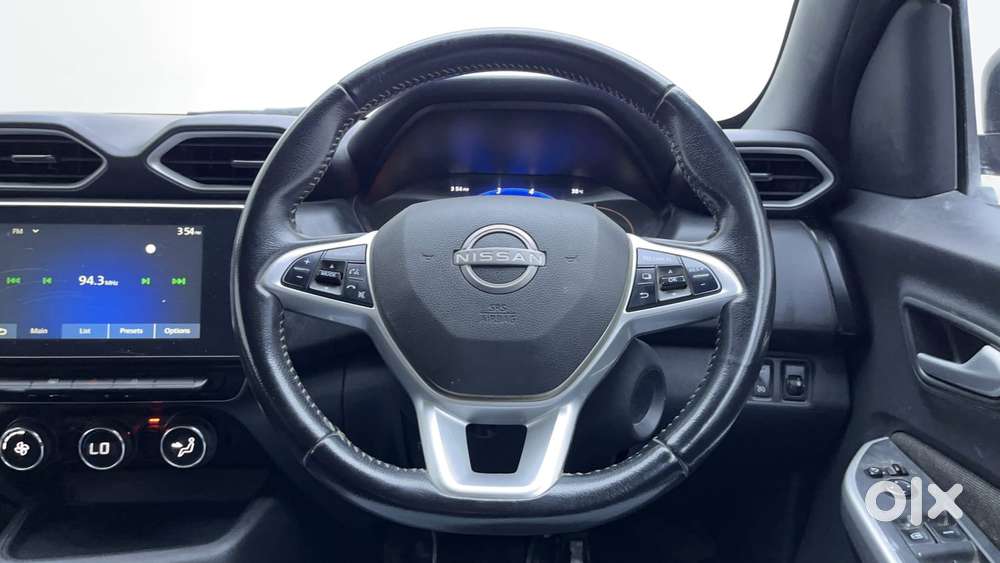 Nissan Magnite 1.0 Xv Premium Dual Tone, 2023, Petrol