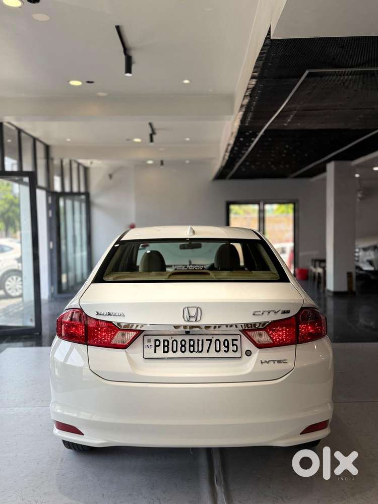 Honda City 1.5 V 4th Gen I-vtec Mt, 2016, Petrol