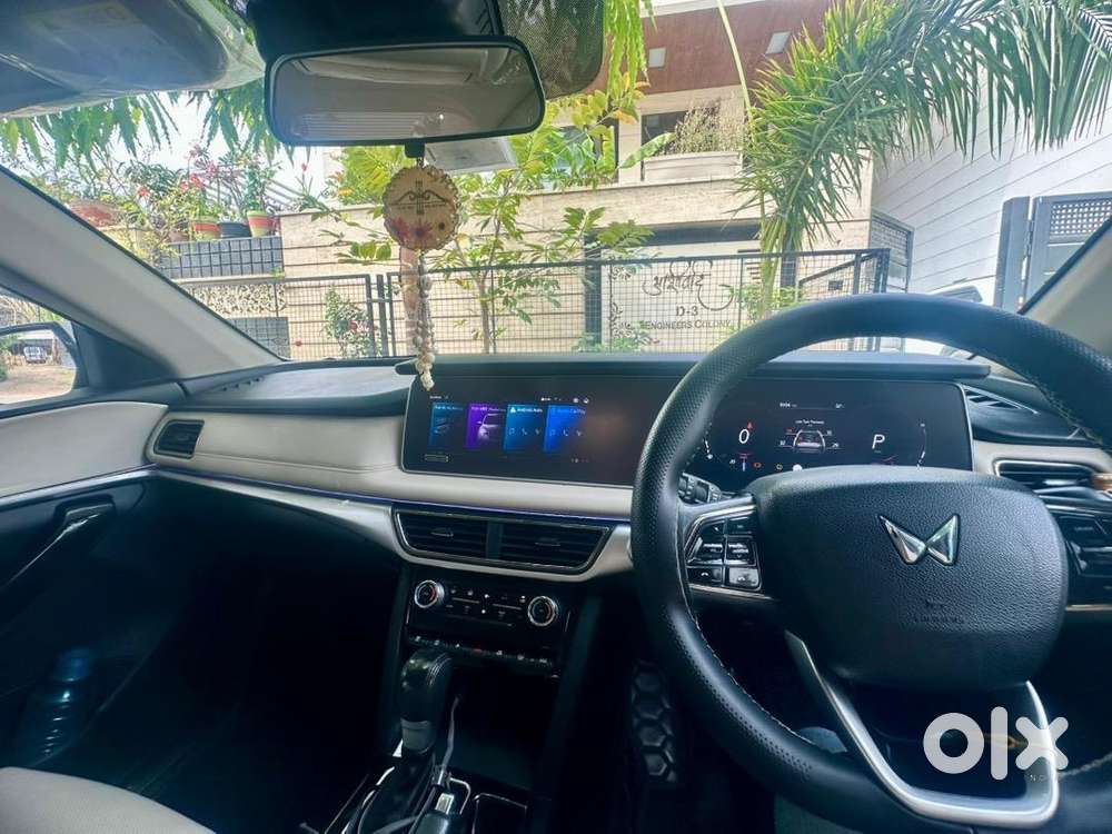 Mahindra Xuv700 2024 (oct) Diesel Ax7 Automatic 100% - Well Maintained