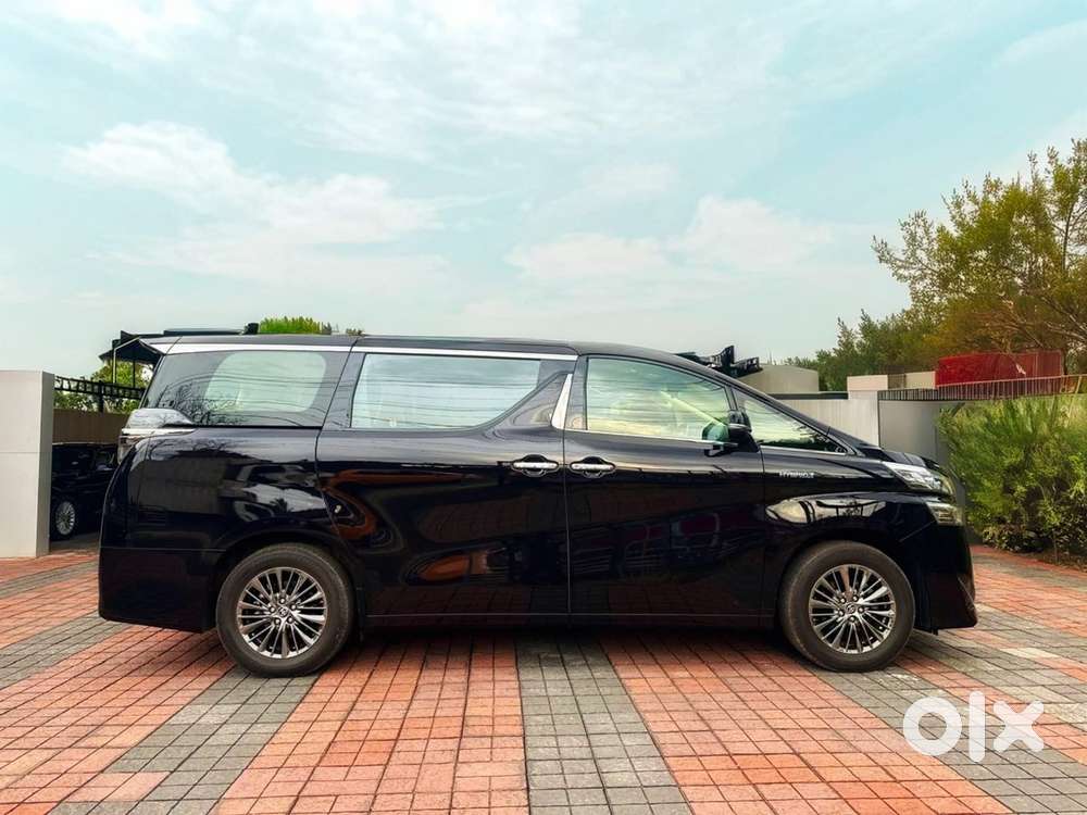 Toyota Vellfire Vip – Executive Lounge, 2023, Petrol