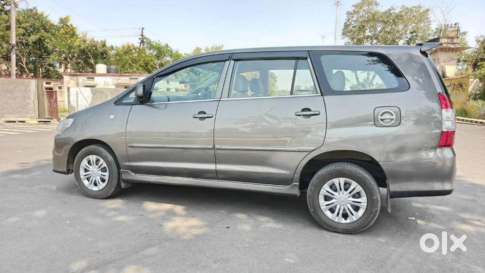 Toyota Innova 2.5 G (diesel) 7 Seater Bs Iv, 2012, Diesel
