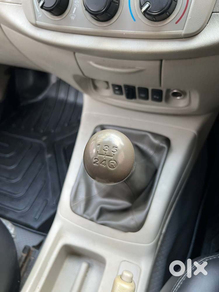 Toyota Innova 2.5 Gx (diesel) 8 Seater Bs Iv, 2014, Diesel