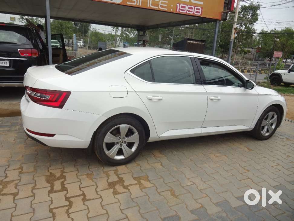 Skoda Superb Style 1.8, 2016, Petrol