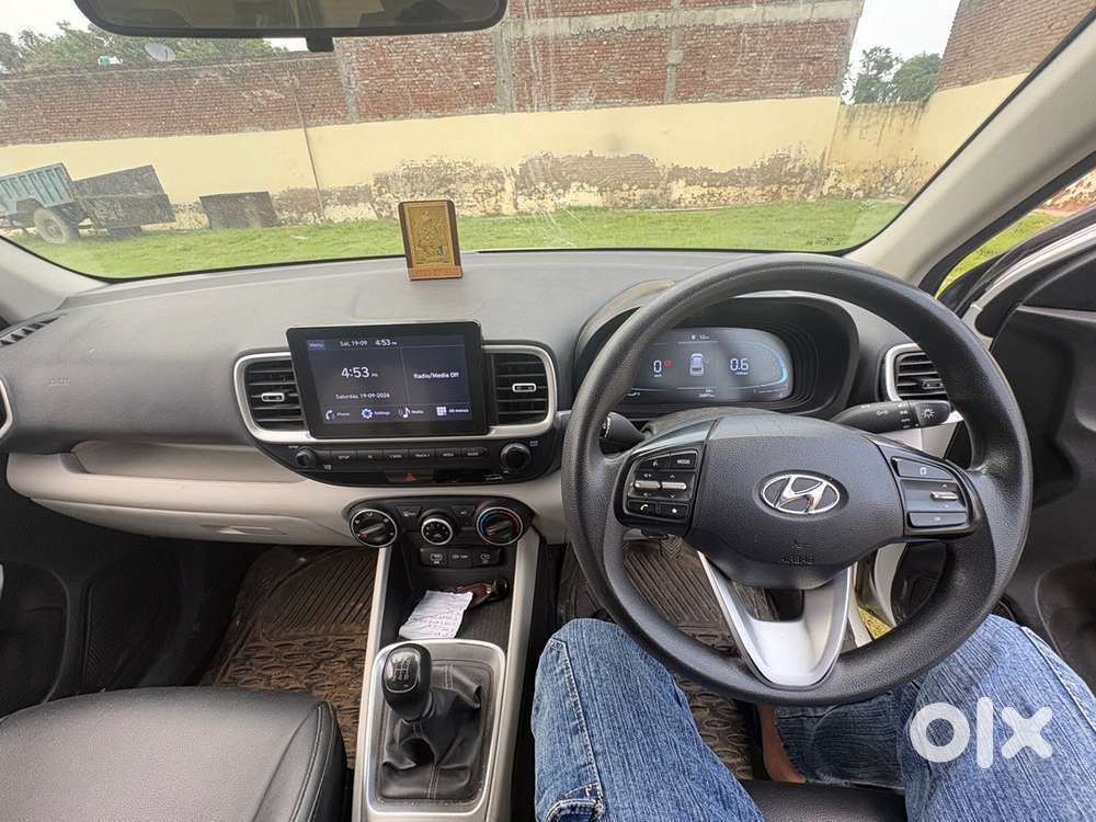 Hyundai Venue Petrol 2022