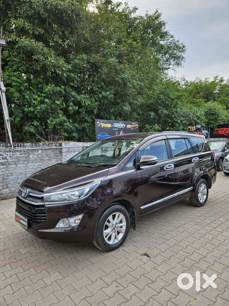 Toyota Innova Crysta 2.7 Gx Limited Edition At 7 Str, 2017, Petrol