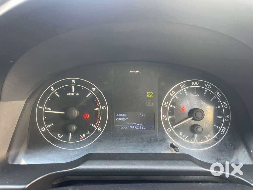 Toyota Innova Crysta 2.4 G Mt 8s, 2016, Diesel