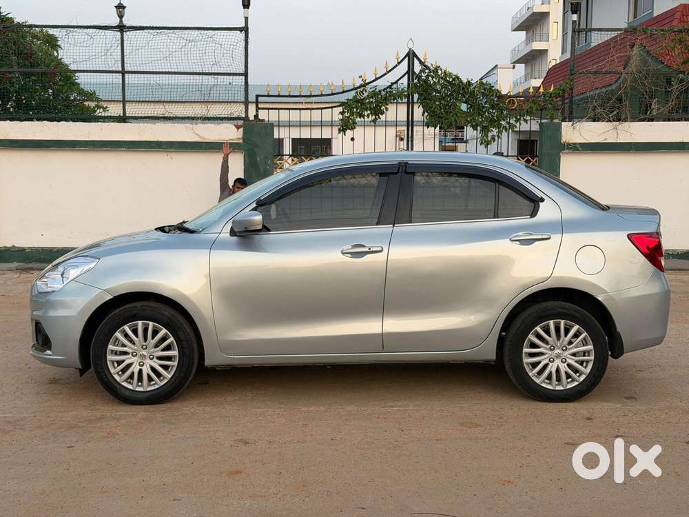 Maruti Suzuki Swift Dzire 1.3 Zxi, 2023, Petrol