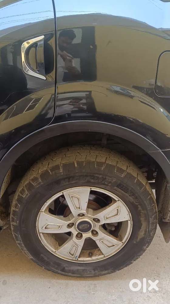 Mahindra Xuv500 W6 2014 Diesel  1.59l Km  3rd Owner