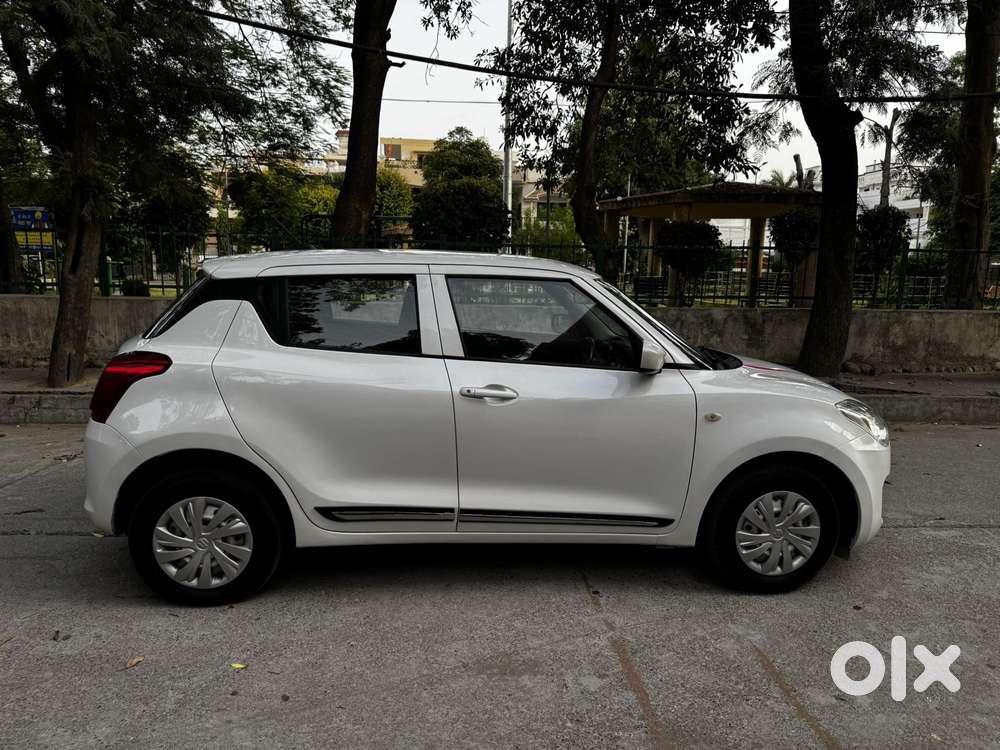 Maruti Suzuki Swift 1.2 Lxi (o), 2022, Petrol