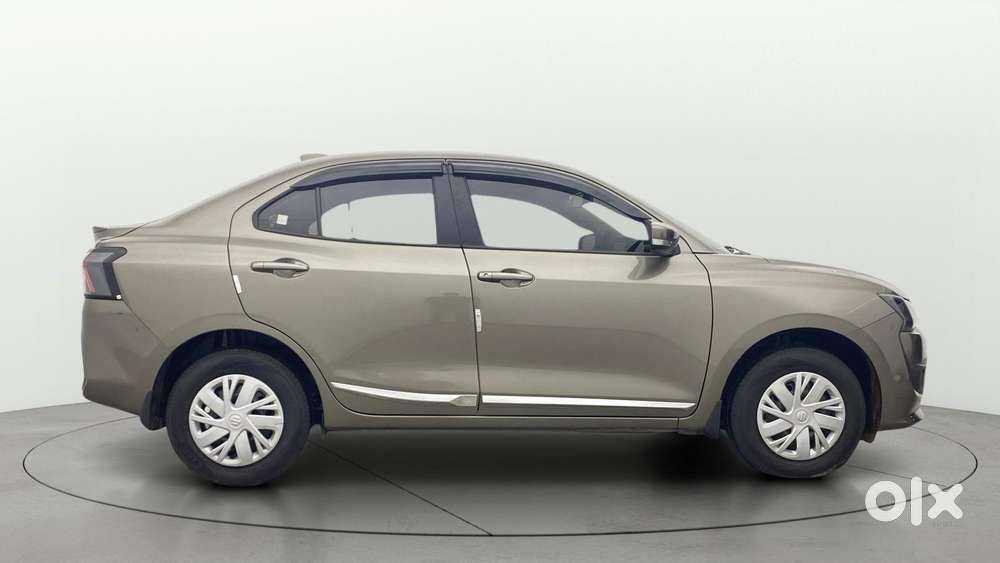 Maruti Suzuki Swift Dzire Amt Vxi, 2025, Petrol