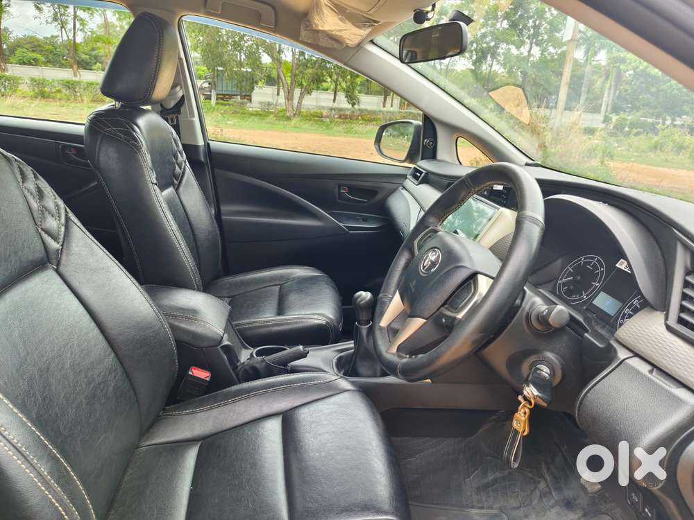 Toyota Innova Crysta 2.4 G Mt, 2023, Diesel