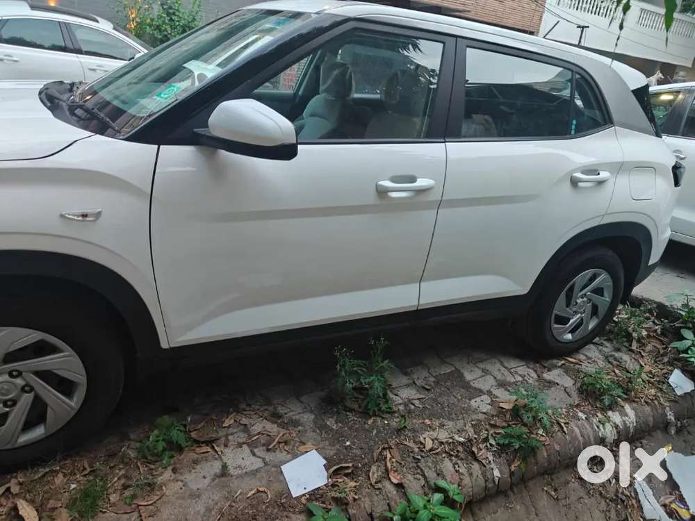Hyundai Creta 2025 1.5 E Petrol 6600kms Driven