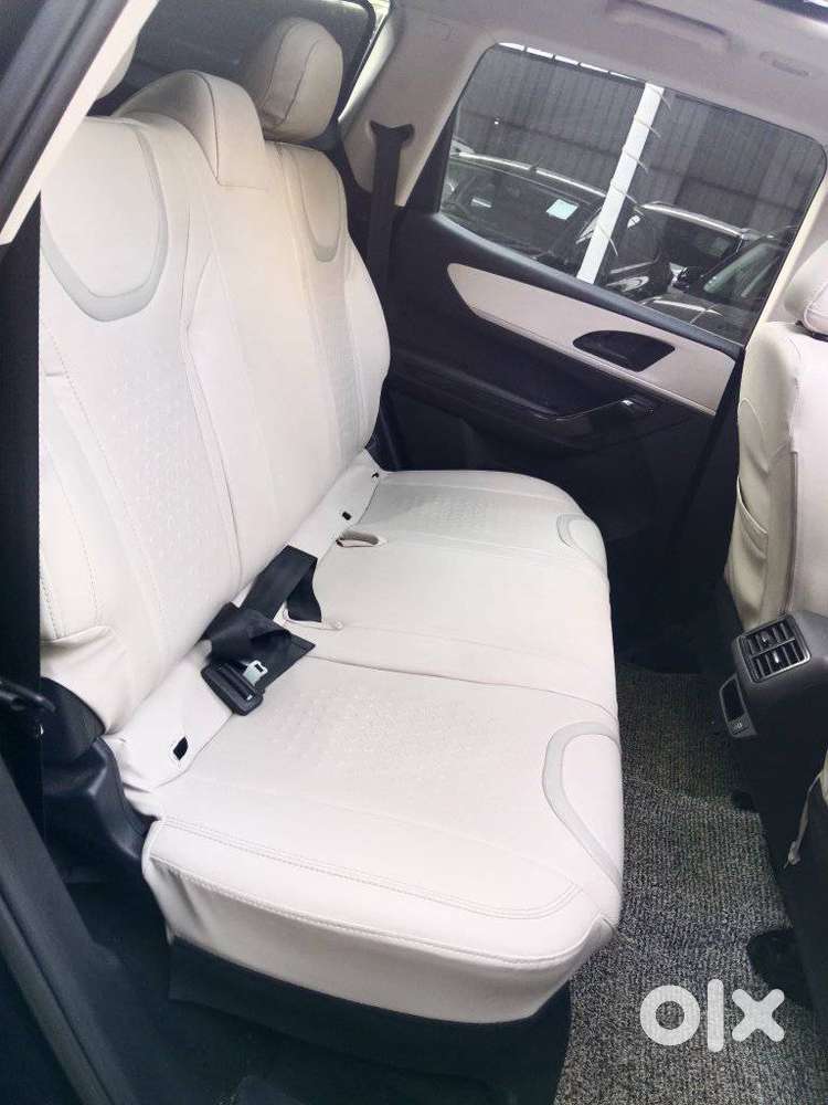 Mahindra Xuv700 2.2 Ax 5 Diesel Mt Str, 2022, Petrol