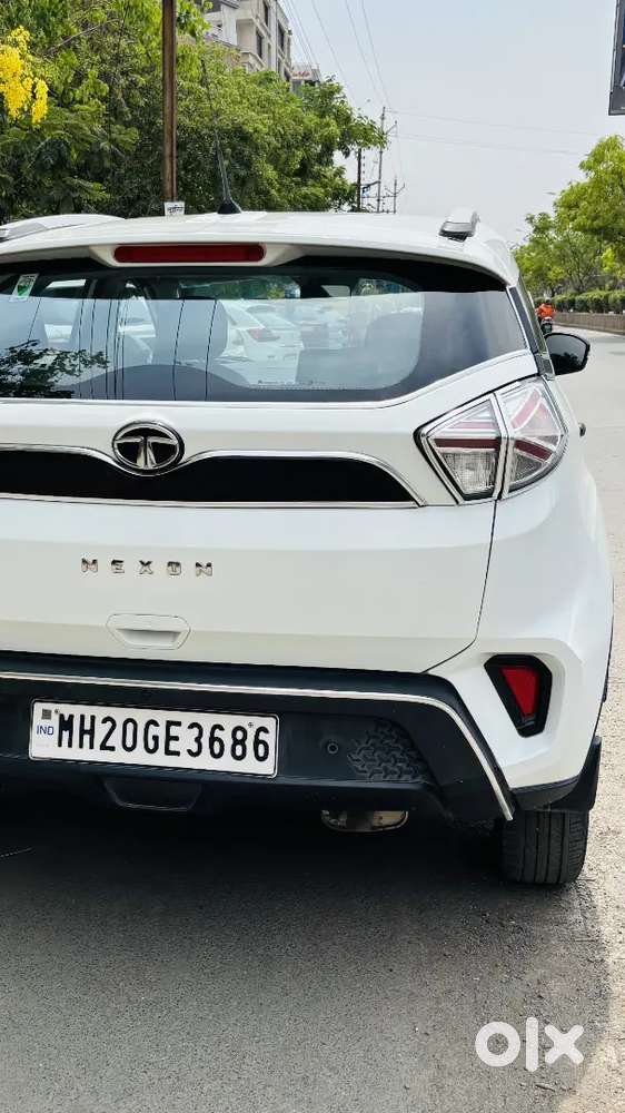 Tata Nexon Xms With Sunroof