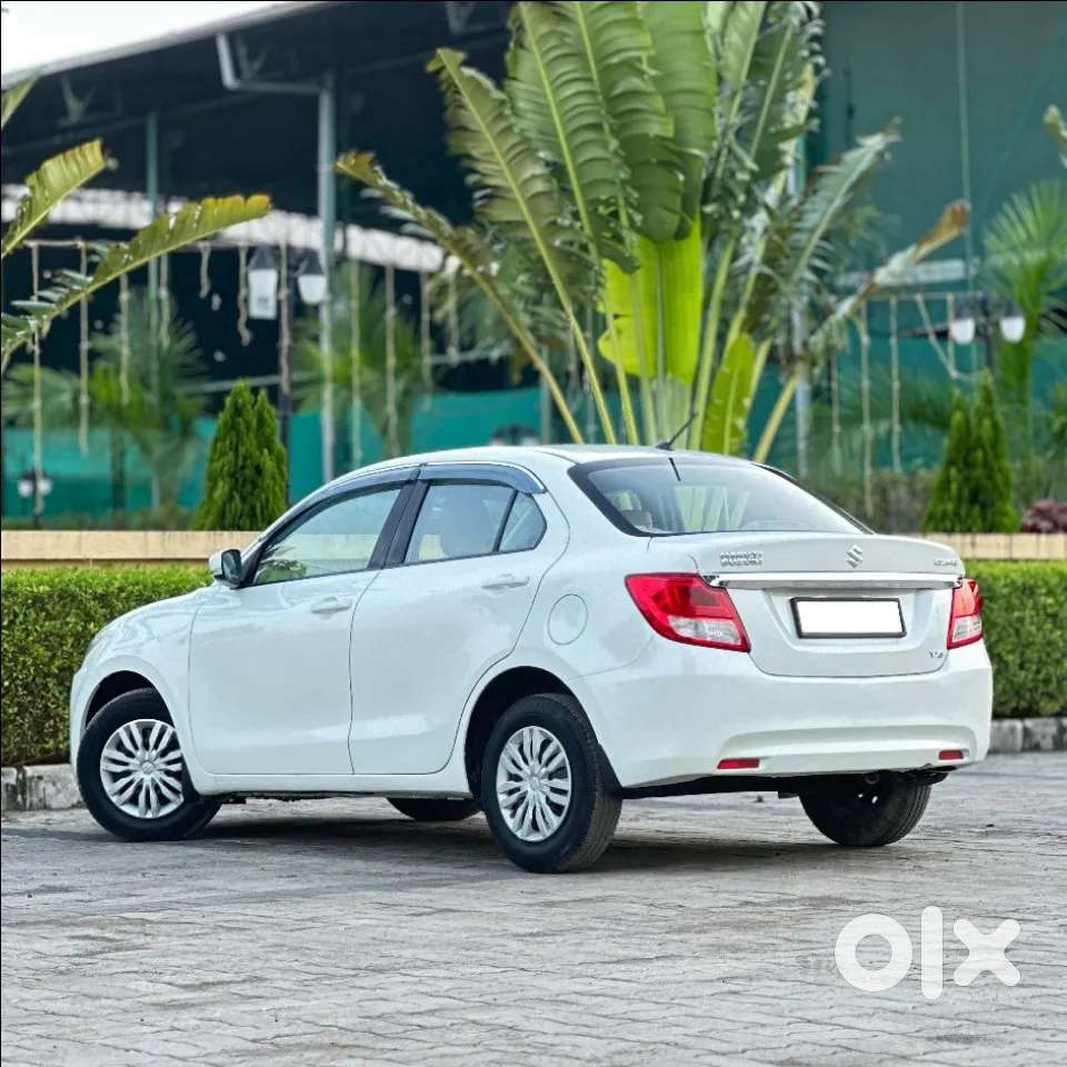 Maruti Suzuki Swift Dzire Amt Vxi, 2017, Petrol