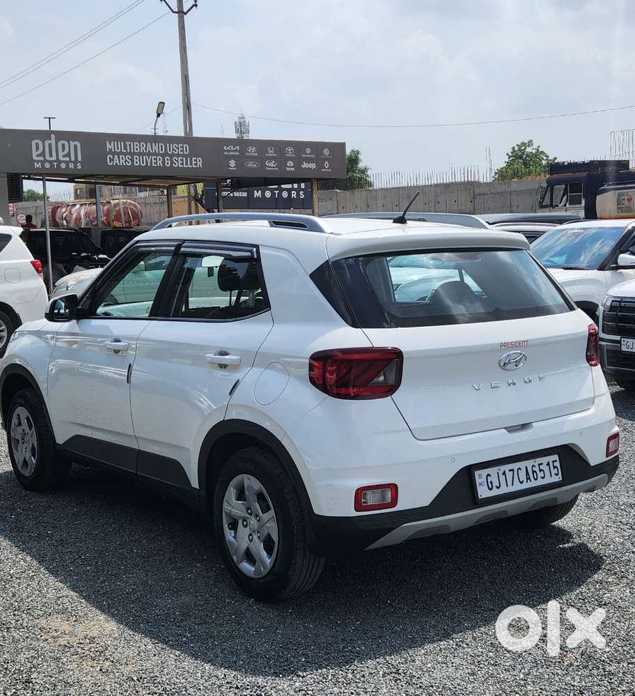 Hyundai Venue 1.2 S (o), 2021, Petrol