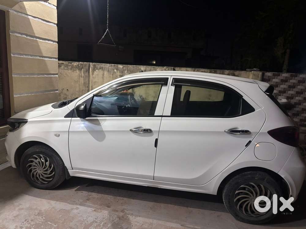 Tata Tiago Manual Petrol 2024