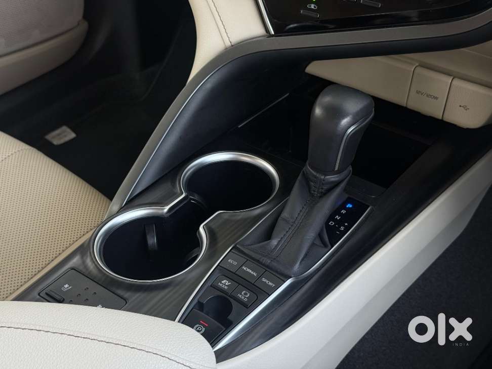 Toyota Camry [2019-ongoing] 2.5 Hybrid, 2024, Petrol