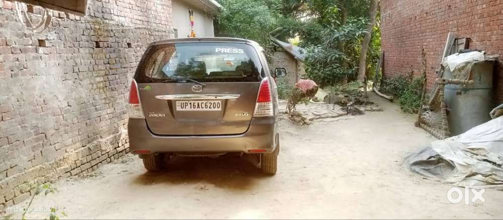 Toyota Innova 2011 Diesel 160000 Km Driven