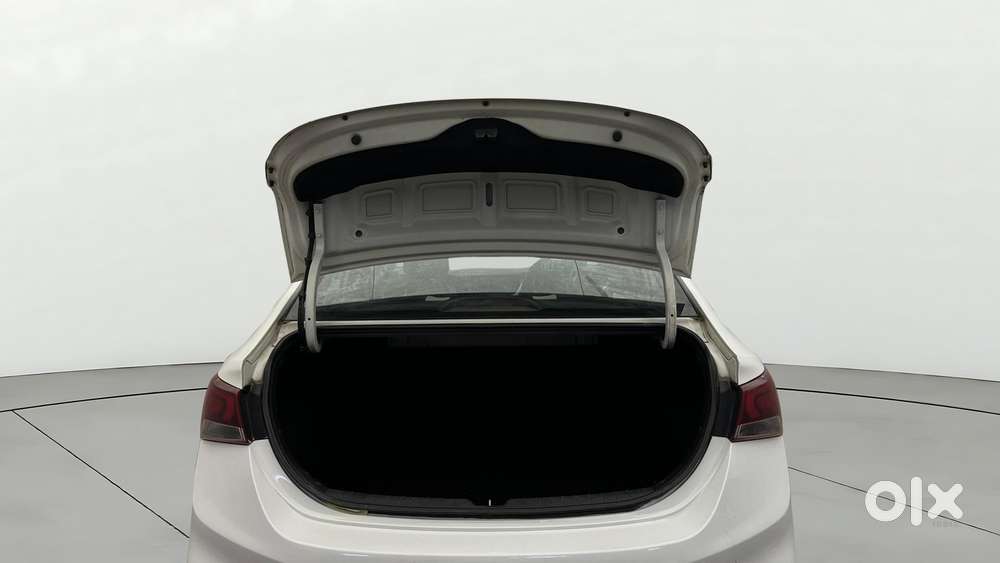 Hyundai Verna 1.6 Vtvt Sx, 2019, Petrol