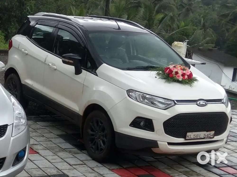 Ford Ecosport Diesal Black And White Body