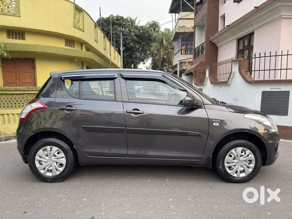 Maruti Suzuki Swift Lxi Option, 2017, Petrol