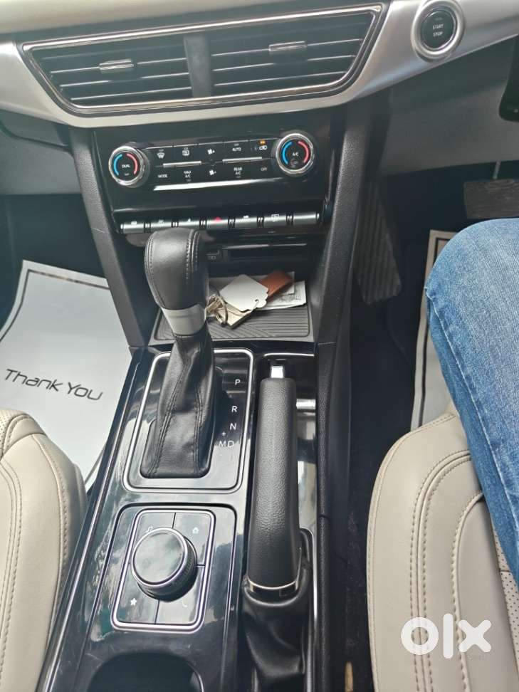 Mahindra Xuv700 2.0 Ax 7 Petrol At Str, 2025, Petrol