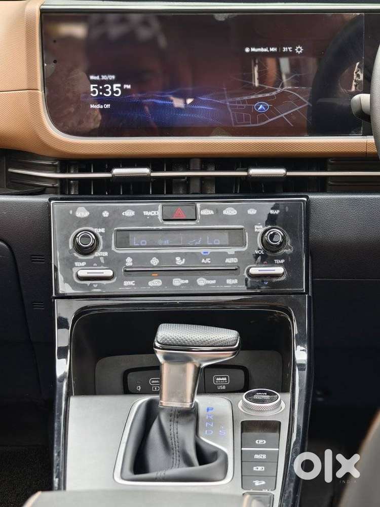 Hyundai Alcazar, 2025, Petrol